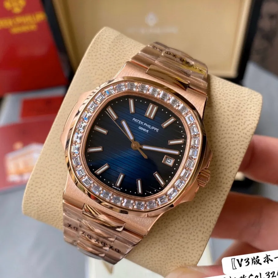 【High-end replica】💰1300! 【Top Replica】💰Private chat! Patek Philippe-Nautilus Ref.5711 has arrived, the best detoxification solution on the Internet! Details: 1⃣️With customized version of Cal.324 automatic movement. 2⃣️316L customized ergonomic watch strap! The case has a clear steel stamp 3⃣️The beads in the steel band are diamond-shaped, which is consistent with the genuine product. 4⃣️Diameter 40 mm. Wearing 5711/1A not only shows youthful vitality, but also exudes a strong sense of calmness from the inside out. It is a well-deserved "King of Steel Watches"! Welcome for your tasting!